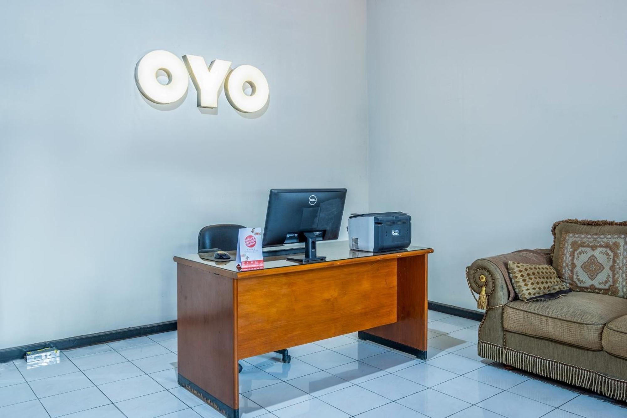 Oyo Collection O 1032 Rahayu Residence Syariah Cirebon Exterior photo